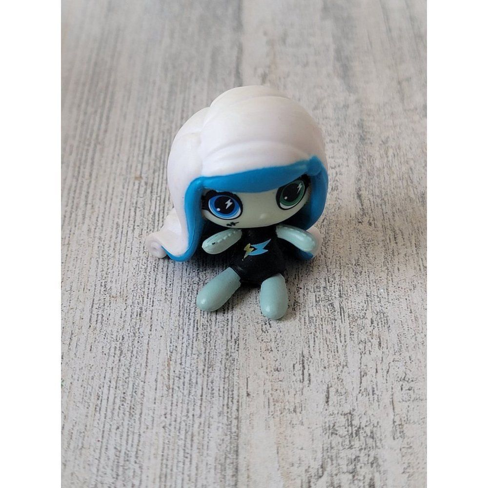 Beach pools Frankie Blue Monster High mini toy figure